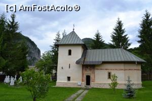 [P03] Biserica bolniță Sf. Nicolae » foto by AZE
 - 
<span class="allrVoted glyphicon glyphicon-heart hidden" id="av954971"></span>
<a class="m-l-10 hidden" id="sv954971" onclick="voting_Foto_DelVot(,954971,9640)" role="button">șterge vot <span class="glyphicon glyphicon-remove"></span></a>
<a id="v9954971" class=" c-red"  onclick="voting_Foto_SetVot(954971)" role="button"><span class="glyphicon glyphicon-heart-empty"></span> <b>LIKE</b> = Votează poza</a> <img class="hidden"  id="f954971W9" src="/imagini/loader.gif" border="0" /><span class="AjErrMes hidden" id="e954971ErM"></span>