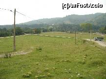 [P15] Manastirea Polovragi - peisajul din fata intrarii in manastire, iar undeva in dreapta se afla Pensiunea Castania, acolo unde am fost cazati » foto by ascent
 - 
<span class="allrVoted glyphicon glyphicon-heart hidden" id="av169944"></span>
<a class="m-l-10 hidden" id="sv169944" onclick="voting_Foto_DelVot(,169944,9640)" role="button">șterge vot <span class="glyphicon glyphicon-remove"></span></a>
<a id="v9169944" class=" c-red"  onclick="voting_Foto_SetVot(169944)" role="button"><span class="glyphicon glyphicon-heart-empty"></span> <b>LIKE</b> = Votează poza</a> <img class="hidden"  id="f169944W9" src="/imagini/loader.gif" border="0" /><span class="AjErrMes hidden" id="e169944ErM"></span>