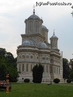 [P02] Mănăstirea Curtea de Argeș - Vedere din partea nord-estică.  » foto by iulianic
 - 
<span class="allrVoted glyphicon glyphicon-heart hidden" id="av700296"></span>
<a class="m-l-10 hidden" id="sv700296" onclick="voting_Foto_DelVot(,700296,9642)" role="button">șterge vot <span class="glyphicon glyphicon-remove"></span></a>
<a id="v9700296" class=" c-red"  onclick="voting_Foto_SetVot(700296)" role="button"><span class="glyphicon glyphicon-heart-empty"></span> <b>LIKE</b> = Votează poza</a> <img class="hidden"  id="f700296W9" src="/imagini/loader.gif" border="0" /><span class="AjErrMes hidden" id="e700296ErM"></span>