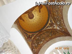 [P20] Mănăstirea Curtea de Argeș - Aghiasmatarul. Pictura bolții.  » foto by iulianic
 - 
<span class="allrVoted glyphicon glyphicon-heart hidden" id="av700314"></span>
<a class="m-l-10 hidden" id="sv700314" onclick="voting_Foto_DelVot(,700314,9642)" role="button">șterge vot <span class="glyphicon glyphicon-remove"></span></a>
<a id="v9700314" class=" c-red"  onclick="voting_Foto_SetVot(700314)" role="button"><span class="glyphicon glyphicon-heart-empty"></span> <b>LIKE</b> = Votează poza</a> <img class="hidden"  id="f700314W9" src="/imagini/loader.gif" border="0" /><span class="AjErrMes hidden" id="e700314ErM"></span>