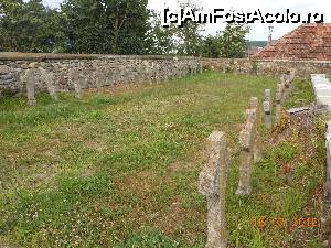 [P35] Curtea de Argeș - Cimitirul Eroilor.  » foto by iulianic
 - 
<span class="allrVoted glyphicon glyphicon-heart hidden" id="av700329"></span>
<a class="m-l-10 hidden" id="sv700329" onclick="voting_Foto_DelVot(,700329,9642)" role="button">șterge vot <span class="glyphicon glyphicon-remove"></span></a>
<a id="v9700329" class=" c-red"  onclick="voting_Foto_SetVot(700329)" role="button"><span class="glyphicon glyphicon-heart-empty"></span> <b>LIKE</b> = Votează poza</a> <img class="hidden"  id="f700329W9" src="/imagini/loader.gif" border="0" /><span class="AjErrMes hidden" id="e700329ErM"></span>