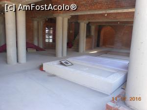 [P41] Mănăstirea Curtea de Argeș - Catedrala în construcție și mormântul reginei Ana.  » foto by iulianic
 - 
<span class="allrVoted glyphicon glyphicon-heart hidden" id="av818656"></span>
<a class="m-l-10 hidden" id="sv818656" onclick="voting_Foto_DelVot(,818656,9642)" role="button">șterge vot <span class="glyphicon glyphicon-remove"></span></a>
<a id="v9818656" class=" c-red"  onclick="voting_Foto_SetVot(818656)" role="button"><span class="glyphicon glyphicon-heart-empty"></span> <b>LIKE</b> = Votează poza</a> <img class="hidden"  id="f818656W9" src="/imagini/loader.gif" border="0" /><span class="AjErrMes hidden" id="e818656ErM"></span>