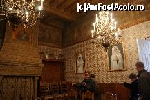 [P10] În sala Manole. Se văd portretele ultimilor doi patriarhi ai Bisericii Ortodoxe Române » foto by Costi
 - 
<span class="allrVoted glyphicon glyphicon-heart hidden" id="av150233"></span>
<a class="m-l-10 hidden" id="sv150233" onclick="voting_Foto_DelVot(,150233,9642)" role="button">șterge vot <span class="glyphicon glyphicon-remove"></span></a>
<a id="v9150233" class=" c-red"  onclick="voting_Foto_SetVot(150233)" role="button"><span class="glyphicon glyphicon-heart-empty"></span> <b>LIKE</b> = Votează poza</a> <img class="hidden"  id="f150233W9" src="/imagini/loader.gif" border="0" /><span class="AjErrMes hidden" id="e150233ErM"></span>
