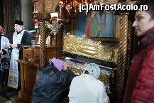 [P08] Racla cu moaştele sfintei Filofteia, din paraclisul Mănăstirii Curtea de Argeş » foto by Costi
 - 
<span class="allrVoted glyphicon glyphicon-heart hidden" id="av150231"></span>
<a class="m-l-10 hidden" id="sv150231" onclick="voting_Foto_DelVot(,150231,9642)" role="button">șterge vot <span class="glyphicon glyphicon-remove"></span></a>
<a id="v9150231" class=" c-red"  onclick="voting_Foto_SetVot(150231)" role="button"><span class="glyphicon glyphicon-heart-empty"></span> <b>LIKE</b> = Votează poza</a> <img class="hidden"  id="f150231W9" src="/imagini/loader.gif" border="0" /><span class="AjErrMes hidden" id="e150231ErM"></span>