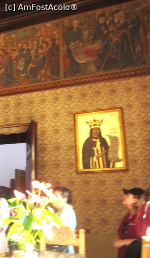 [P13] În frescă încoronarea regelui Carol I şi dedesubt portretul lui Neagoe Basarab » foto by Michi
 - 
<span class="allrVoted glyphicon glyphicon-heart hidden" id="av1393737"></span>
<a class="m-l-10 hidden" id="sv1393737" onclick="voting_Foto_DelVot(,1393737,9642)" role="button">șterge vot <span class="glyphicon glyphicon-remove"></span></a>
<a id="v91393737" class=" c-red"  onclick="voting_Foto_SetVot(1393737)" role="button"><span class="glyphicon glyphicon-heart-empty"></span> <b>LIKE</b> = Votează poza</a> <img class="hidden"  id="f1393737W9" src="/imagini/loader.gif" border="0" /><span class="AjErrMes hidden" id="e1393737ErM"></span>