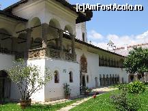 [P10] priviti sculptura balustradei .... arhitectura....stilul brancovenesc atat de placut ochiului » foto by mirelutza
 - 
<span class="allrVoted glyphicon glyphicon-heart hidden" id="av105499"></span>
<a class="m-l-10 hidden" id="sv105499" onclick="voting_Foto_DelVot(,105499,9643)" role="button">șterge vot <span class="glyphicon glyphicon-remove"></span></a>
<a id="v9105499" class=" c-red"  onclick="voting_Foto_SetVot(105499)" role="button"><span class="glyphicon glyphicon-heart-empty"></span> <b>LIKE</b> = Votează poza</a> <img class="hidden"  id="f105499W9" src="/imagini/loader.gif" border="0" /><span class="AjErrMes hidden" id="e105499ErM"></span>