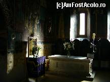 [P20] Manastirea Horezu - mormantul lui Constantin Brancoveanu » foto by magdalena
 - 
<span class="allrVoted glyphicon glyphicon-heart hidden" id="av210485"></span>
<a class="m-l-10 hidden" id="sv210485" onclick="voting_Foto_DelVot(,210485,9643)" role="button">șterge vot <span class="glyphicon glyphicon-remove"></span></a>
<a id="v9210485" class=" c-red"  onclick="voting_Foto_SetVot(210485)" role="button"><span class="glyphicon glyphicon-heart-empty"></span> <b>LIKE</b> = Votează poza</a> <img class="hidden"  id="f210485W9" src="/imagini/loader.gif" border="0" /><span class="AjErrMes hidden" id="e210485ErM"></span>
