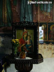 [P21] Manastirea Horezu - icoana Maicii Domnului - interior biserica » foto by magdalena
 - 
<span class="allrVoted glyphicon glyphicon-heart hidden" id="av210486"></span>
<a class="m-l-10 hidden" id="sv210486" onclick="voting_Foto_DelVot(,210486,9643)" role="button">șterge vot <span class="glyphicon glyphicon-remove"></span></a>
<a id="v9210486" class=" c-red"  onclick="voting_Foto_SetVot(210486)" role="button"><span class="glyphicon glyphicon-heart-empty"></span> <b>LIKE</b> = Votează poza</a> <img class="hidden"  id="f210486W9" src="/imagini/loader.gif" border="0" /><span class="AjErrMes hidden" id="e210486ErM"></span>