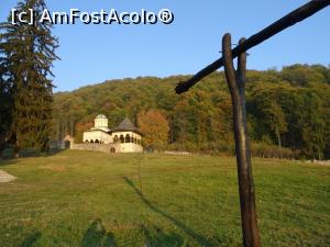 [P04] Spre ansamblul bolniței de la Hurezi.  » foto by tata123 🔱
 - 
<span class="allrVoted glyphicon glyphicon-heart hidden" id="av1149348"></span>
<a class="m-l-10 hidden" id="sv1149348" onclick="voting_Foto_DelVot(,1149348,9643)" role="button">șterge vot <span class="glyphicon glyphicon-remove"></span></a>
<a id="v91149348" class=" c-red"  onclick="voting_Foto_SetVot(1149348)" role="button"><span class="glyphicon glyphicon-heart-empty"></span> <b>LIKE</b> = Votează poza</a> <img class="hidden"  id="f1149348W9" src="/imagini/loader.gif" border="0" /><span class="AjErrMes hidden" id="e1149348ErM"></span>