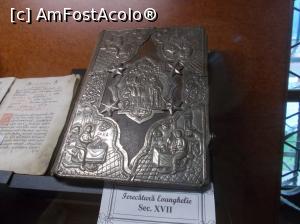 [P13] Prima Școală Românească. Scheii Brașovului. Ferecătură Evanghelie, sec al XVII-lea.  » foto by mihaelavoicu
 - 
<span class="allrVoted glyphicon glyphicon-heart hidden" id="av926839"></span>
<a class="m-l-10 hidden" id="sv926839" onclick="voting_Foto_DelVot(,926839,9644)" role="button">șterge vot <span class="glyphicon glyphicon-remove"></span></a>
<a id="v9926839" class=" c-red"  onclick="voting_Foto_SetVot(926839)" role="button"><span class="glyphicon glyphicon-heart-empty"></span> <b>LIKE</b> = Votează poza</a> <img class="hidden"  id="f926839W9" src="/imagini/loader.gif" border="0" /><span class="AjErrMes hidden" id="e926839ErM"></span>