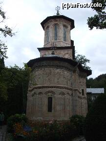 [P04] biserica manastirii, cea care adaposteste vestita icoana » foto by recul*
 - 
<span class="allrVoted glyphicon glyphicon-heart hidden" id="av133138"></span>
<a class="m-l-10 hidden" id="sv133138" onclick="voting_Foto_DelVot(,133138,9645)" role="button">șterge vot <span class="glyphicon glyphicon-remove"></span></a>
<a id="v9133138" class=" c-red"  onclick="voting_Foto_SetVot(133138)" role="button"><span class="glyphicon glyphicon-heart-empty"></span> <b>LIKE</b> = Votează poza</a> <img class="hidden"  id="f133138W9" src="/imagini/loader.gif" border="0" /><span class="AjErrMes hidden" id="e133138ErM"></span>