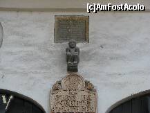 [P06] casa cu maimuta- casa unui renumit arhitect, sunt si cladiri oficiale ale acestuia, cum ar fi cladirea in care a stat parlamentul inchis 3 luni de zile perioada in urma careia a inceput istoria noua a Bulgariei si Sofia a devenit capitala (acum poate intelegeti de ce se ridica masinile din Sofia) » foto by mishu
 - 
<span class="allrVoted glyphicon glyphicon-heart hidden" id="av234829"></span>
<a class="m-l-10 hidden" id="sv234829" onclick="voting_Foto_DelVot(,234829,9647)" role="button">șterge vot <span class="glyphicon glyphicon-remove"></span></a>
<a id="v9234829" class=" c-red"  onclick="voting_Foto_SetVot(234829)" role="button"><span class="glyphicon glyphicon-heart-empty"></span> <b>LIKE</b> = Votează poza</a> <img class="hidden"  id="f234829W9" src="/imagini/loader.gif" border="0" /><span class="AjErrMes hidden" id="e234829ErM"></span>