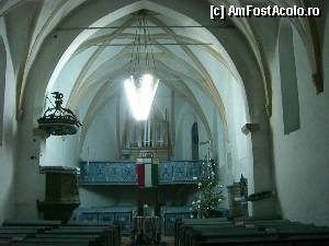 [P12] Intram in biserica cetatii; in balconul din fundal puteti vedea orga folosita la slujbe de sotia preotului » foto by adry24
 - 
<span class="allrVoted glyphicon glyphicon-heart hidden" id="av383924"></span>
<a class="m-l-10 hidden" id="sv383924" onclick="voting_Foto_DelVot(,383924,9653)" role="button">șterge vot <span class="glyphicon glyphicon-remove"></span></a>
<a id="v9383924" class=" c-red"  onclick="voting_Foto_SetVot(383924)" role="button"><span class="glyphicon glyphicon-heart-empty"></span> <b>LIKE</b> = Votează poza</a> <img class="hidden"  id="f383924W9" src="/imagini/loader.gif" border="0" /><span class="AjErrMes hidden" id="e383924ErM"></span>