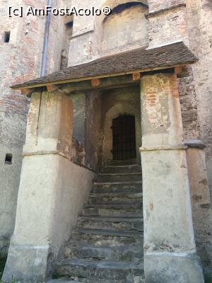 [P23] Altă intrare în biserică, seamănă cu un fragment de templu » foto by crismis
 - 
<span class="allrVoted glyphicon glyphicon-heart hidden" id="av976160"></span>
<a class="m-l-10 hidden" id="sv976160" onclick="voting_Foto_DelVot(,976160,9653)" role="button">șterge vot <span class="glyphicon glyphicon-remove"></span></a>
<a id="v9976160" class=" c-red"  onclick="voting_Foto_SetVot(976160)" role="button"><span class="glyphicon glyphicon-heart-empty"></span> <b>LIKE</b> = Votează poza</a> <img class="hidden"  id="f976160W9" src="/imagini/loader.gif" border="0" /><span class="AjErrMes hidden" id="e976160ErM"></span>