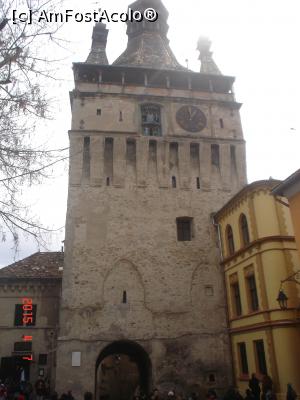 [P20] Sighisoara - turnul cu ceas » foto by Denisa13
 - 
<span class="allrVoted glyphicon glyphicon-heart hidden" id="av846503"></span>
<a class="m-l-10 hidden" id="sv846503" onclick="voting_Foto_DelVot(,846503,9653)" role="button">șterge vot <span class="glyphicon glyphicon-remove"></span></a>
<a id="v9846503" class=" c-red"  onclick="voting_Foto_SetVot(846503)" role="button"><span class="glyphicon glyphicon-heart-empty"></span> <b>LIKE</b> = Votează poza</a> <img class="hidden"  id="f846503W9" src="/imagini/loader.gif" border="0" /><span class="AjErrMes hidden" id="e846503ErM"></span>