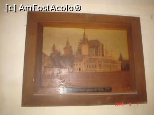 [P08] tablou ce ilustreaza biserica. Se observa cladirea lunga, pe colt care exista si azi si este un frumos restaurant (din pacate nu am poza cu el)  » foto by Denisa13
 - 
<span class="allrVoted glyphicon glyphicon-heart hidden" id="av846491"></span>
<a class="m-l-10 hidden" id="sv846491" onclick="voting_Foto_DelVot(,846491,9653)" role="button">șterge vot <span class="glyphicon glyphicon-remove"></span></a>
<a id="v9846491" class=" c-red"  onclick="voting_Foto_SetVot(846491)" role="button"><span class="glyphicon glyphicon-heart-empty"></span> <b>LIKE</b> = Votează poza</a> <img class="hidden"  id="f846491W9" src="/imagini/loader.gif" border="0" /><span class="AjErrMes hidden" id="e846491ErM"></span>