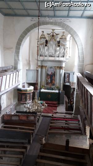 [P18] Mica biserica de la Viscri in interior.  » foto by ccbg*
 - 
<span class="allrVoted glyphicon glyphicon-heart hidden" id="av693209"></span>
<a class="m-l-10 hidden" id="sv693209" onclick="voting_Foto_DelVot(,693209,9653)" role="button">șterge vot <span class="glyphicon glyphicon-remove"></span></a>
<a id="v9693209" class=" c-red"  onclick="voting_Foto_SetVot(693209)" role="button"><span class="glyphicon glyphicon-heart-empty"></span> <b>LIKE</b> = Votează poza</a> <img class="hidden"  id="f693209W9" src="/imagini/loader.gif" border="0" /><span class="AjErrMes hidden" id="e693209ErM"></span>