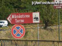 [P05] Sunteţi pe drumul cel bun încă 1 Km. până la Mânăstirea Turnu din călimăneşti-Căciulata » foto by RobertCodescu
 - 
<span class="allrVoted glyphicon glyphicon-heart hidden" id="av267082"></span>
<a class="m-l-10 hidden" id="sv267082" onclick="voting_Foto_DelVot(,267082,9655)" role="button">șterge vot <span class="glyphicon glyphicon-remove"></span></a>
<a id="v9267082" class=" c-red"  onclick="voting_Foto_SetVot(267082)" role="button"><span class="glyphicon glyphicon-heart-empty"></span> <b>LIKE</b> = Votează poza</a> <img class="hidden"  id="f267082W9" src="/imagini/loader.gif" border="0" /><span class="AjErrMes hidden" id="e267082ErM"></span>