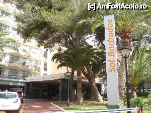 [P23] Sol Antillas Barbados - intrarea în hotel » foto by nicole33
 - 
<span class="allrVoted glyphicon glyphicon-heart hidden" id="av462906"></span>
<a class="m-l-10 hidden" id="sv462906" onclick="voting_Foto_DelVot(,462906,9665)" role="button">șterge vot <span class="glyphicon glyphicon-remove"></span></a>
<a id="v9462906" class=" c-red"  onclick="voting_Foto_SetVot(462906)" role="button"><span class="glyphicon glyphicon-heart-empty"></span> <b>LIKE</b> = Votează poza</a> <img class="hidden"  id="f462906W9" src="/imagini/loader.gif" border="0" /><span class="AjErrMes hidden" id="e462906ErM"></span>