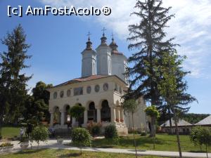 [P01] Mănăstirea Ciolanu - Biserica mare. » foto by iulianic
 - 
<span class="allrVoted glyphicon glyphicon-heart hidden" id="av1325306"></span>
<a class="m-l-10 hidden" id="sv1325306" onclick="voting_Foto_DelVot(,1325306,9673)" role="button">șterge vot <span class="glyphicon glyphicon-remove"></span></a>
<a id="v91325306" class=" c-red"  onclick="voting_Foto_SetVot(1325306)" role="button"><span class="glyphicon glyphicon-heart-empty"></span> <b>LIKE</b> = Votează poza</a> <img class="hidden"  id="f1325306W9" src="/imagini/loader.gif" border="0" /><span class="AjErrMes hidden" id="e1325306ErM"></span>