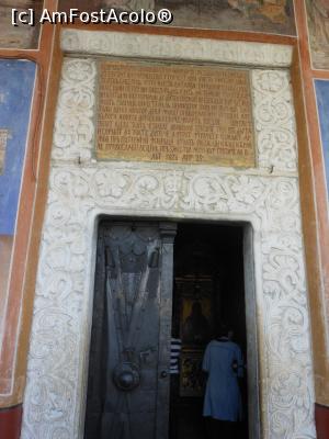 [P04] Mănăstirea Ciolanu - Biserica mare. Pisania și intrarea. » foto by iulianic
 - 
<span class="allrVoted glyphicon glyphicon-heart hidden" id="av1325309"></span>
<a class="m-l-10 hidden" id="sv1325309" onclick="voting_Foto_DelVot(,1325309,9673)" role="button">șterge vot <span class="glyphicon glyphicon-remove"></span></a>
<a id="v91325309" class=" c-red"  onclick="voting_Foto_SetVot(1325309)" role="button"><span class="glyphicon glyphicon-heart-empty"></span> <b>LIKE</b> = Votează poza</a> <img class="hidden"  id="f1325309W9" src="/imagini/loader.gif" border="0" /><span class="AjErrMes hidden" id="e1325309ErM"></span>