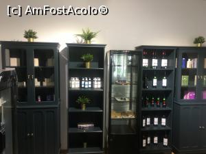 [P14] Magazinul mănăstirii. Dulapul din dreapta e cu vin. Ălălalte, cu cremuri cosmetice » foto by Yersinia Pestis
 - 
<span class="allrVoted glyphicon glyphicon-heart hidden" id="av1258014"></span>
<a class="m-l-10 hidden" id="sv1258014" onclick="voting_Foto_DelVot(,1258014,9673)" role="button">șterge vot <span class="glyphicon glyphicon-remove"></span></a>
<a id="v91258014" class=" c-red"  onclick="voting_Foto_SetVot(1258014)" role="button"><span class="glyphicon glyphicon-heart-empty"></span> <b>LIKE</b> = Votează poza</a> <img class="hidden"  id="f1258014W9" src="/imagini/loader.gif" border="0" /><span class="AjErrMes hidden" id="e1258014ErM"></span>