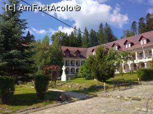 [P02] Mănăstirea Caraiman, așezământul Sfânta Cruce » foto by Mioritik
 - 
<span class="allrVoted glyphicon glyphicon-heart hidden" id="av1234517"></span>
<a class="m-l-10 hidden" id="sv1234517" onclick="voting_Foto_DelVot(,1234517,9680)" role="button">șterge vot <span class="glyphicon glyphicon-remove"></span></a>
<a id="v91234517" class=" c-red"  onclick="voting_Foto_SetVot(1234517)" role="button"><span class="glyphicon glyphicon-heart-empty"></span> <b>LIKE</b> = Votează poza</a> <img class="hidden"  id="f1234517W9" src="/imagini/loader.gif" border="0" /><span class="AjErrMes hidden" id="e1234517ErM"></span>