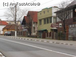 [P02] Bușteni - Din DN1, indicatoare către mănăstire.  » foto by iulianic
 - 
<span class="allrVoted glyphicon glyphicon-heart hidden" id="av1034176"></span>
<a class="m-l-10 hidden" id="sv1034176" onclick="voting_Foto_DelVot(,1034176,9680)" role="button">șterge vot <span class="glyphicon glyphicon-remove"></span></a>
<a id="v91034176" class=" c-red"  onclick="voting_Foto_SetVot(1034176)" role="button"><span class="glyphicon glyphicon-heart-empty"></span> <b>LIKE</b> = Votează poza</a> <img class="hidden"  id="f1034176W9" src="/imagini/loader.gif" border="0" /><span class="AjErrMes hidden" id="e1034176ErM"></span>