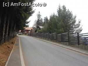 [P23] Bușteni - În urcuș spre Mănăstirea Caraiman.  » foto by iulianic
 - 
<span class="allrVoted glyphicon glyphicon-heart hidden" id="av1034197"></span>
<a class="m-l-10 hidden" id="sv1034197" onclick="voting_Foto_DelVot(,1034197,9680)" role="button">șterge vot <span class="glyphicon glyphicon-remove"></span></a>
<a id="v91034197" class=" c-red"  onclick="voting_Foto_SetVot(1034197)" role="button"><span class="glyphicon glyphicon-heart-empty"></span> <b>LIKE</b> = Votează poza</a> <img class="hidden"  id="f1034197W9" src="/imagini/loader.gif" border="0" /><span class="AjErrMes hidden" id="e1034197ErM"></span>