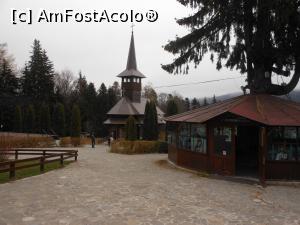 [P06] Bușteni - Mănăstirea Caraiman. Biserica mică și agheazmatarul.  » foto by iulianic
 - 
<span class="allrVoted glyphicon glyphicon-heart hidden" id="av1034180"></span>
<a class="m-l-10 hidden" id="sv1034180" onclick="voting_Foto_DelVot(,1034180,9680)" role="button">șterge vot <span class="glyphicon glyphicon-remove"></span></a>
<a id="v91034180" class=" c-red"  onclick="voting_Foto_SetVot(1034180)" role="button"><span class="glyphicon glyphicon-heart-empty"></span> <b>LIKE</b> = Votează poza</a> <img class="hidden"  id="f1034180W9" src="/imagini/loader.gif" border="0" /><span class="AjErrMes hidden" id="e1034180ErM"></span>
