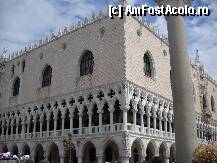 [P11] Venezia-Piazza San Marco-Palazzo Ducale » foto by Gioia
 - 
<span class="allrVoted glyphicon glyphicon-heart hidden" id="av236494"></span>
<a class="m-l-10 hidden" id="sv236494" onclick="voting_Foto_DelVot(,236494,9702)" role="button">șterge vot <span class="glyphicon glyphicon-remove"></span></a>
<a id="v9236494" class=" c-red"  onclick="voting_Foto_SetVot(236494)" role="button"><span class="glyphicon glyphicon-heart-empty"></span> <b>LIKE</b> = Votează poza</a> <img class="hidden"  id="f236494W9" src="/imagini/loader.gif" border="0" /><span class="AjErrMes hidden" id="e236494ErM"></span>