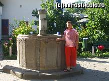 [P10] fântâniţa cu apă rece şi bună din curtea Coziei » foto by vanda
 - 
<span class="allrVoted glyphicon glyphicon-heart hidden" id="av345932"></span>
<a class="m-l-10 hidden" id="sv345932" onclick="voting_Foto_DelVot(,345932,9713)" role="button">șterge vot <span class="glyphicon glyphicon-remove"></span></a>
<a id="v9345932" class=" c-red"  onclick="voting_Foto_SetVot(345932)" role="button"><span class="glyphicon glyphicon-heart-empty"></span> <b>LIKE</b> = Votează poza</a> <img class="hidden"  id="f345932W9" src="/imagini/loader.gif" border="0" /><span class="AjErrMes hidden" id="e345932ErM"></span>