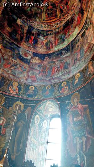 [P16] Biserica mănăstirii - interiorul » foto by Carmen Ion
 - 
<span class="allrVoted glyphicon glyphicon-heart hidden" id="av1466403"></span>
<a class="m-l-10 hidden" id="sv1466403" onclick="voting_Foto_DelVot(,1466403,9713)" role="button">șterge vot <span class="glyphicon glyphicon-remove"></span></a>
<a id="v91466403" class=" c-red"  onclick="voting_Foto_SetVot(1466403)" role="button"><span class="glyphicon glyphicon-heart-empty"></span> <b>LIKE</b> = Votează poza</a> <img class="hidden"  id="f1466403W9" src="/imagini/loader.gif" border="0" /><span class="AjErrMes hidden" id="e1466403ErM"></span>