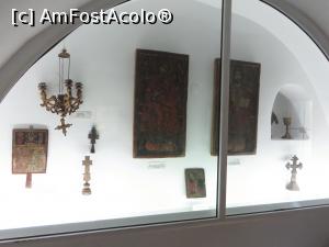 [P05] Vitrină expozițională - Colecția muzeală Cozia.  » foto by tata123 🔱
 - 
<span class="allrVoted glyphicon glyphicon-heart hidden" id="av1043227"></span>
<a class="m-l-10 hidden" id="sv1043227" onclick="voting_Foto_DelVot(,1043227,9713)" role="button">șterge vot <span class="glyphicon glyphicon-remove"></span></a>
<a id="v91043227" class=" c-red"  onclick="voting_Foto_SetVot(1043227)" role="button"><span class="glyphicon glyphicon-heart-empty"></span> <b>LIKE</b> = Votează poza</a> <img class="hidden"  id="f1043227W9" src="/imagini/loader.gif" border="0" /><span class="AjErrMes hidden" id="e1043227ErM"></span>