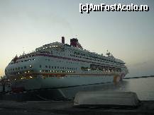 [P20] Un vas de croaziera in port la Heraklion. » foto by octaviansz
 - 
<span class="allrVoted glyphicon glyphicon-heart hidden" id="av139411"></span>
<a class="m-l-10 hidden" id="sv139411" onclick="voting_Foto_DelVot(,139411,9716)" role="button">șterge vot <span class="glyphicon glyphicon-remove"></span></a>
<a id="v9139411" class=" c-red"  onclick="voting_Foto_SetVot(139411)" role="button"><span class="glyphicon glyphicon-heart-empty"></span> <b>LIKE</b> = Votează poza</a> <img class="hidden"  id="f139411W9" src="/imagini/loader.gif" border="0" /><span class="AjErrMes hidden" id="e139411ErM"></span>