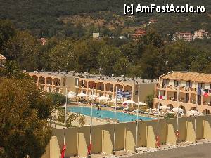 [P14] piscina din fata hotelului » foto by lari geo
 - 
<span class="allrVoted glyphicon glyphicon-heart hidden" id="av353973"></span>
<a class="m-l-10 hidden" id="sv353973" onclick="voting_Foto_DelVot(,353973,9720)" role="button">șterge vot <span class="glyphicon glyphicon-remove"></span></a>
<a id="v9353973" class=" c-red"  onclick="voting_Foto_SetVot(353973)" role="button"><span class="glyphicon glyphicon-heart-empty"></span> <b>LIKE</b> = Votează poza</a> <img class="hidden"  id="f353973W9" src="/imagini/loader.gif" border="0" /><span class="AjErrMes hidden" id="e353973ErM"></span>