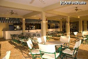 [P23] Messonghi Beach Hotel in Iulie 2012 - O parte din terasa barului principal » foto by rlg
 - 
<span class="allrVoted glyphicon glyphicon-heart hidden" id="av336952"></span>
<a class="m-l-10 hidden" id="sv336952" onclick="voting_Foto_DelVot(,336952,9720)" role="button">șterge vot <span class="glyphicon glyphicon-remove"></span></a>
<a id="v9336952" class=" c-red"  onclick="voting_Foto_SetVot(336952)" role="button"><span class="glyphicon glyphicon-heart-empty"></span> <b>LIKE</b> = Votează poza</a> <img class="hidden"  id="f336952W9" src="/imagini/loader.gif" border="0" /><span class="AjErrMes hidden" id="e336952ErM"></span>