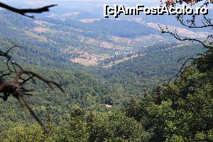 [P08] În plan îndepărtat, satul Cucuieți din comuna Solonț (vecina comunei Zemeș), județul Bacău, văzut de la altitudinea de 900m.  » foto by Sobsy
 - 
<span class="allrVoted glyphicon glyphicon-heart hidden" id="av677916"></span>
<a class="m-l-10 hidden" id="sv677916" onclick="voting_Foto_DelVot(,677916,9721)" role="button">șterge vot <span class="glyphicon glyphicon-remove"></span></a>
<a id="v9677916" class=" c-red"  onclick="voting_Foto_SetVot(677916)" role="button"><span class="glyphicon glyphicon-heart-empty"></span> <b>LIKE</b> = Votează poza</a> <img class="hidden"  id="f677916W9" src="/imagini/loader.gif" border="0" /><span class="AjErrMes hidden" id="e677916ErM"></span>