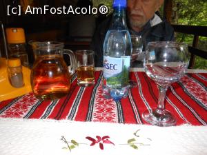 [P11] Restaurant “Casa Montană” - Păstrăvăria Slănic Moldova. Au sosit băuturile. » foto by iulianic
 - 
<span class="allrVoted glyphicon glyphicon-heart hidden" id="av1229717"></span>
<a class="m-l-10 hidden" id="sv1229717" onclick="voting_Foto_DelVot(,1229717,9750)" role="button">șterge vot <span class="glyphicon glyphicon-remove"></span></a>
<a id="v91229717" class=" c-red"  onclick="voting_Foto_SetVot(1229717)" role="button"><span class="glyphicon glyphicon-heart-empty"></span> <b>LIKE</b> = Votează poza</a> <img class="hidden"  id="f1229717W9" src="/imagini/loader.gif" border="0" /><span class="AjErrMes hidden" id="e1229717ErM"></span>