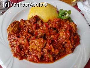 [P11] Terasa-restaurant Dobru; tocăniță de pui cu ardei copt » foto by crismis
 - 
<span class="allrVoted glyphicon glyphicon-heart hidden" id="av1353889"></span>
<a class="m-l-10 hidden" id="sv1353889" onclick="voting_Foto_DelVot(,1353889,9750)" role="button">șterge vot <span class="glyphicon glyphicon-remove"></span></a>
<a id="v91353889" class=" c-red"  onclick="voting_Foto_SetVot(1353889)" role="button"><span class="glyphicon glyphicon-heart-empty"></span> <b>LIKE</b> = Votează poza</a> <img class="hidden"  id="f1353889W9" src="/imagini/loader.gif" border="0" /><span class="AjErrMes hidden" id="e1353889ErM"></span>
