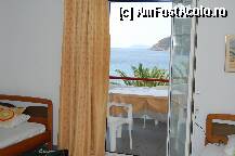 [P01] vedere din camera spre balcon si spre marea albastra » foto by pmanuela
 - 
<span class="allrVoted glyphicon glyphicon-heart hidden" id="av239248"></span>
<a class="m-l-10 hidden" id="sv239248" onclick="voting_Foto_DelVot(,239248,9758)" role="button">șterge vot <span class="glyphicon glyphicon-remove"></span></a>
<a id="v9239248" class=" c-red"  onclick="voting_Foto_SetVot(239248)" role="button"><span class="glyphicon glyphicon-heart-empty"></span> <b>LIKE</b> = Votează poza</a> <img class="hidden"  id="f239248W9" src="/imagini/loader.gif" border="0" /><span class="AjErrMes hidden" id="e239248ErM"></span>