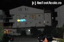 [P12] hotelul vazut din parcare » foto by pmanuela
 - 
<span class="allrVoted glyphicon glyphicon-heart hidden" id="av239259"></span>
<a class="m-l-10 hidden" id="sv239259" onclick="voting_Foto_DelVot(,239259,9758)" role="button">șterge vot <span class="glyphicon glyphicon-remove"></span></a>
<a id="v9239259" class=" c-red"  onclick="voting_Foto_SetVot(239259)" role="button"><span class="glyphicon glyphicon-heart-empty"></span> <b>LIKE</b> = Votează poza</a> <img class="hidden"  id="f239259W9" src="/imagini/loader.gif" border="0" /><span class="AjErrMes hidden" id="e239259ErM"></span>