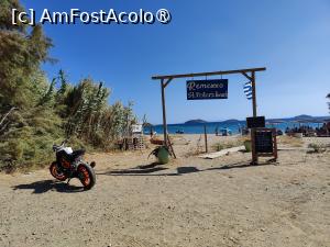 [P22] O parte din parcarea plajei Ag. Petros » foto by crismis
 - 
<span class="allrVoted glyphicon glyphicon-heart hidden" id="av1467690"></span>
<a class="m-l-10 hidden" id="sv1467690" onclick="voting_Foto_DelVot(,1467690,9792)" role="button">șterge vot <span class="glyphicon glyphicon-remove"></span></a>
<a id="v91467690" class=" c-red"  onclick="voting_Foto_SetVot(1467690)" role="button"><span class="glyphicon glyphicon-heart-empty"></span> <b>LIKE</b> = Votează poza</a> <img class="hidden"  id="f1467690W9" src="/imagini/loader.gif" border="0" /><span class="AjErrMes hidden" id="e1467690ErM"></span>