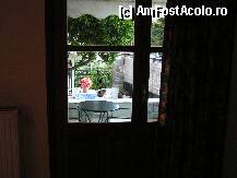 [P18] Vedere din camera spre piscina » foto by ionescunic
 - 
<span class="allrVoted glyphicon glyphicon-heart hidden" id="av240779"></span>
<a class="m-l-10 hidden" id="sv240779" onclick="voting_Foto_DelVot(,240779,9800)" role="button">șterge vot <span class="glyphicon glyphicon-remove"></span></a>
<a id="v9240779" class=" c-red"  onclick="voting_Foto_SetVot(240779)" role="button"><span class="glyphicon glyphicon-heart-empty"></span> <b>LIKE</b> = Votează poza</a> <img class="hidden"  id="f240779W9" src="/imagini/loader.gif" border="0" /><span class="AjErrMes hidden" id="e240779ErM"></span>