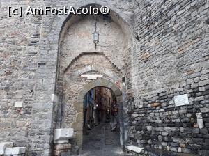 [P03] Portovenere - poarta veche a orașului, deasupra căreia este o inscripție latină din anul 1113.  » foto by Aurici
 - 
<span class="allrVoted glyphicon glyphicon-heart hidden" id="av977599"></span>
<a class="m-l-10 hidden" id="sv977599" onclick="voting_Foto_DelVot(,977599,9802)" role="button">șterge vot <span class="glyphicon glyphicon-remove"></span></a>
<a id="v9977599" class=" c-red"  onclick="voting_Foto_SetVot(977599)" role="button"><span class="glyphicon glyphicon-heart-empty"></span> <b>LIKE</b> = Votează poza</a> <img class="hidden"  id="f977599W9" src="/imagini/loader.gif" border="0" /><span class="AjErrMes hidden" id="e977599ErM"></span>