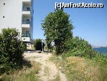 [P30] De la hotelul Acapulco către Steaua de Mare aleea de promenadă de pe faleză arată deplorabil. Din păcate...  » foto by Floryn81
 - 
<span class="allrVoted glyphicon glyphicon-heart hidden" id="av429731"></span>
<a class="m-l-10 hidden" id="sv429731" onclick="voting_Foto_DelVot(,429731,9836)" role="button">șterge vot <span class="glyphicon glyphicon-remove"></span></a>
<a id="v9429731" class=" c-red"  onclick="voting_Foto_SetVot(429731)" role="button"><span class="glyphicon glyphicon-heart-empty"></span> <b>LIKE</b> = Votează poza</a> <img class="hidden"  id="f429731W9" src="/imagini/loader.gif" border="0" /><span class="AjErrMes hidden" id="e429731ErM"></span>