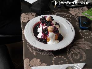 [P15] La o portie de papanasi la restaurantul 'Bulevard' din Fagaras.  » foto by Safta Radu
 - 
<span class="allrVoted glyphicon glyphicon-heart hidden" id="av507328"></span>
<a class="m-l-10 hidden" id="sv507328" onclick="voting_Foto_DelVot(,507328,9869)" role="button">șterge vot <span class="glyphicon glyphicon-remove"></span></a>
<a id="v9507328" class=" c-red"  onclick="voting_Foto_SetVot(507328)" role="button"><span class="glyphicon glyphicon-heart-empty"></span> <b>LIKE</b> = Votează poza</a> <img class="hidden"  id="f507328W9" src="/imagini/loader.gif" border="0" /><span class="AjErrMes hidden" id="e507328ErM"></span>