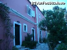 [P06] vila stavroula, intrarea pentru primele patru camere » foto by alecsandra p
 - 
<span class="allrVoted glyphicon glyphicon-heart hidden" id="av243118"></span>
<a class="m-l-10 hidden" id="sv243118" onclick="voting_Foto_DelVot(,243118,9880)" role="button">șterge vot <span class="glyphicon glyphicon-remove"></span></a>
<a id="v9243118" class=" c-red"  onclick="voting_Foto_SetVot(243118)" role="button"><span class="glyphicon glyphicon-heart-empty"></span> <b>LIKE</b> = Votează poza</a> <img class="hidden"  id="f243118W9" src="/imagini/loader.gif" border="0" /><span class="AjErrMes hidden" id="e243118ErM"></span>