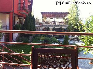[P15] in curte, iar in fata este restaurantul » foto by bogdan 75
 - 
<span class="allrVoted glyphicon glyphicon-heart hidden" id="av650047"></span>
<a class="m-l-10 hidden" id="sv650047" onclick="voting_Foto_DelVot(,650047,9929)" role="button">șterge vot <span class="glyphicon glyphicon-remove"></span></a>
<a id="v9650047" class=" c-red"  onclick="voting_Foto_SetVot(650047)" role="button"><span class="glyphicon glyphicon-heart-empty"></span> <b>LIKE</b> = Votează poza</a> <img class="hidden"  id="f650047W9" src="/imagini/loader.gif" border="0" /><span class="AjErrMes hidden" id="e650047ErM"></span>