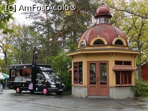 [P23] Stockholm, Skansen, Foișorul Negustorului de cereale - Spannmålshandlarens lusthus, închis, reprezentant înghețată Gute Glass ca și Autospeciala de lângă el.... » foto by mprofeanu
 - 
<span class="allrVoted glyphicon glyphicon-heart hidden" id="av1516496"></span>
<a class="m-l-10 hidden" id="sv1516496" onclick="voting_Foto_DelVot(,1516496,9962)" role="button">șterge vot <span class="glyphicon glyphicon-remove"></span></a>
<a id="v91516496" class=" c-red"  onclick="voting_Foto_SetVot(1516496)" role="button"><span class="glyphicon glyphicon-heart-empty"></span> <b>LIKE</b> = Votează poza</a> <img class="hidden"  id="f1516496W9" src="/imagini/loader.gif" border="0" /><span class="AjErrMes hidden" id="e1516496ErM"></span>
